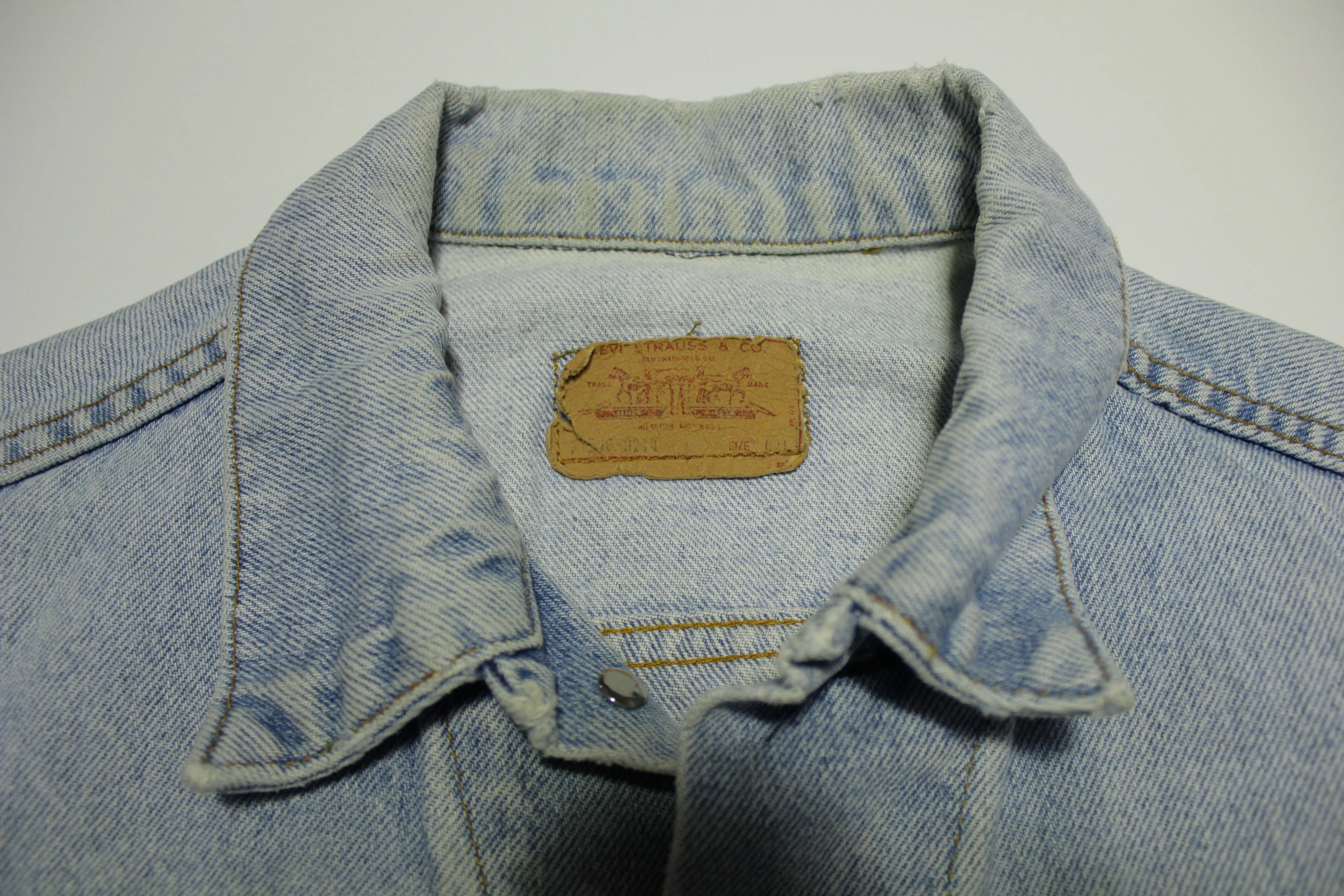 Levis 80's Vintage 70506-0214 4 Pocket Blue Jean Trucker Jacket