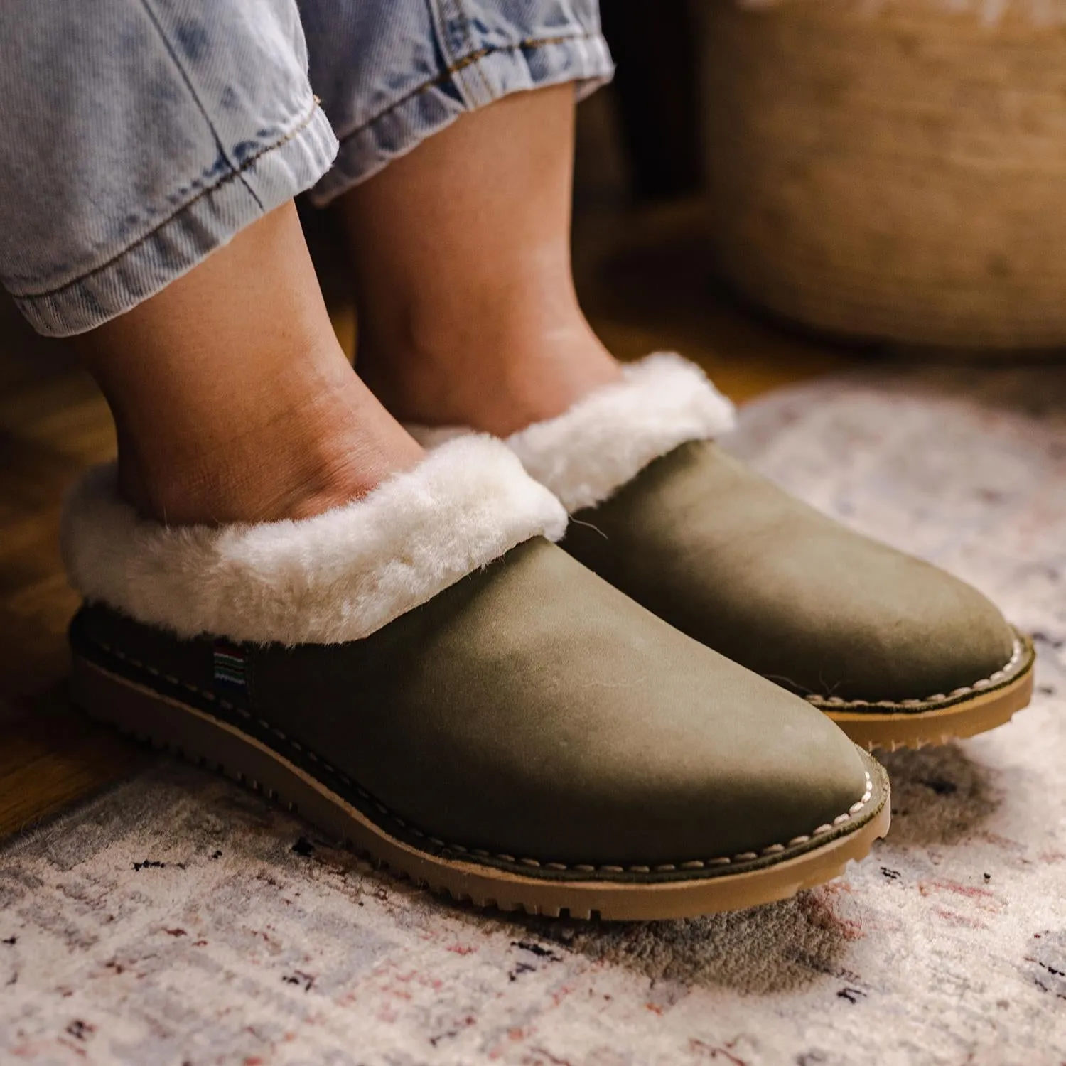 VELDSKOEN SLIPPER (LINED WITH SHEEPSKIN - LEATHER SLIPPER)